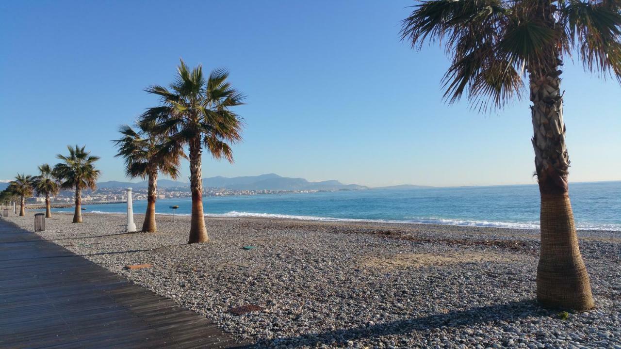 Residence Cap Azur Maison N° 56 Villeneuve-Loubet Buitenkant foto